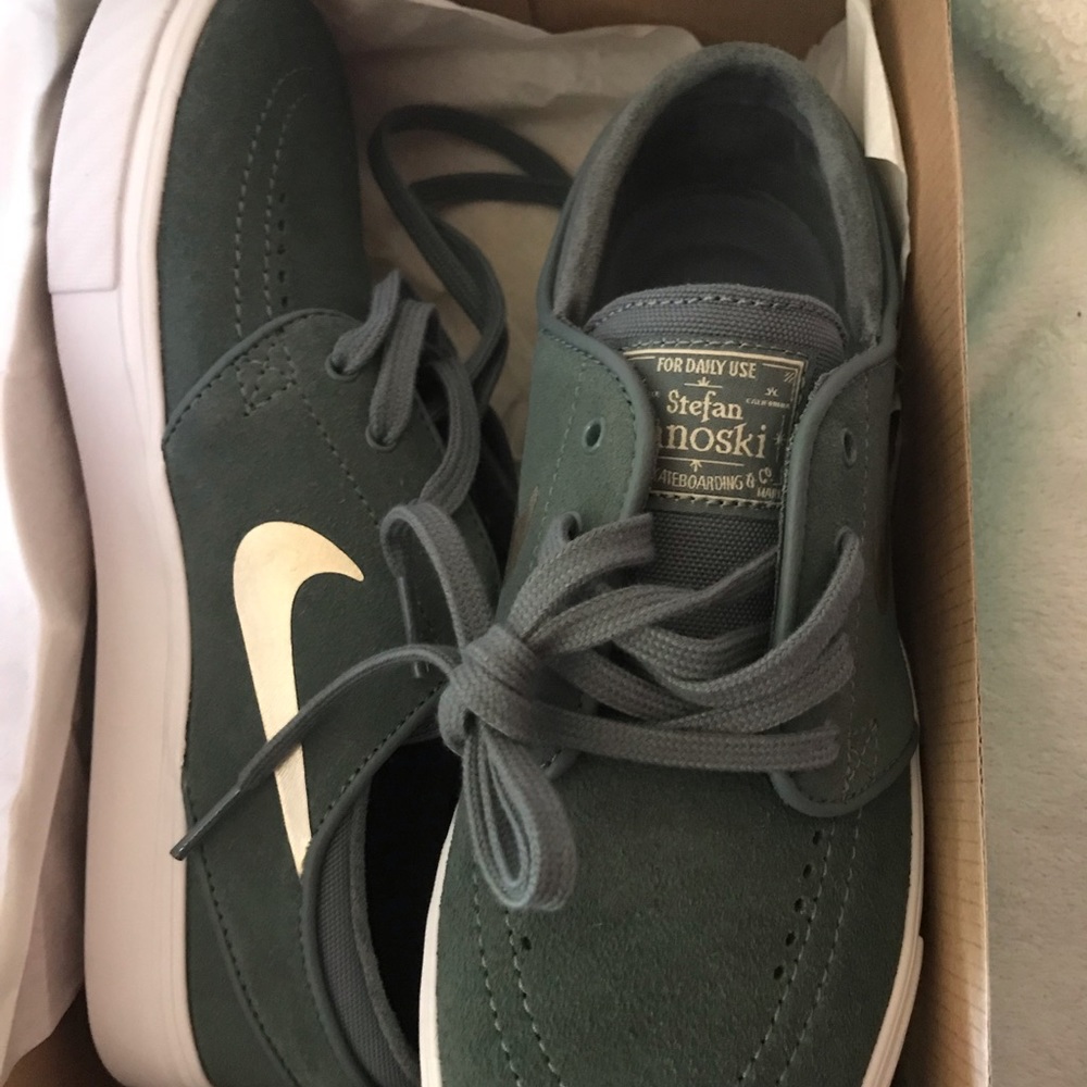 Nike Olive Green Jonoski Shoes